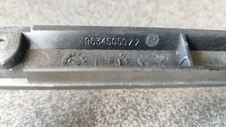 Mērinstrumentu paneļa dekoratīvais rāmis priekš PEUGEOT 307 2003