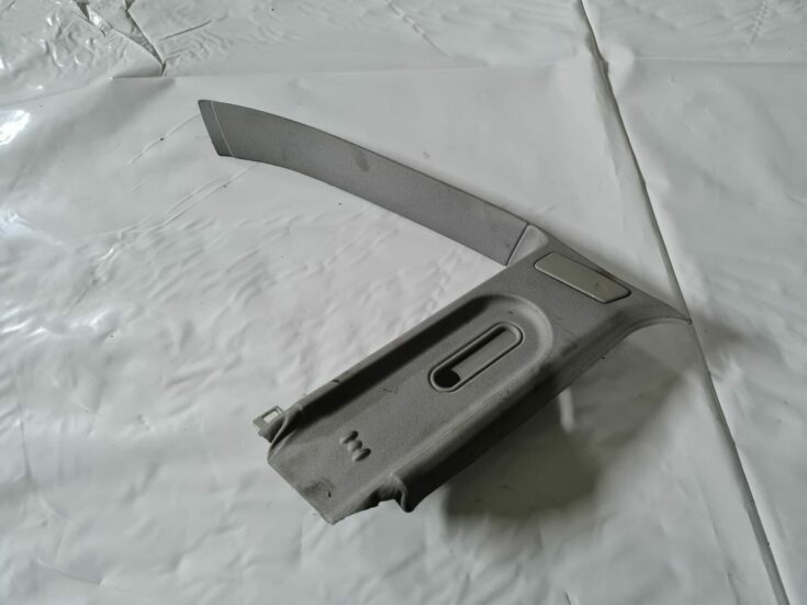 Aizmugurējas salona statnes apdare priekš OPEL VECTRA C 2006