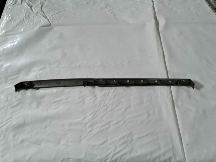 Mērinstrumentu paneļa dekoratīvā uzlika priekš OPEL VECTRA C 2006