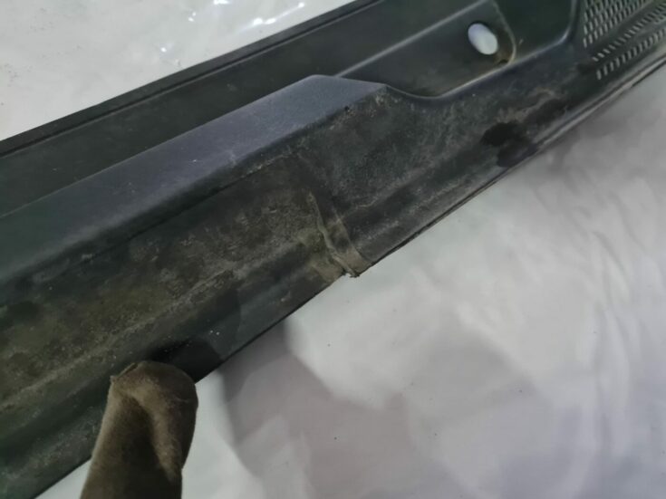 Vējstikla uzlikas (deflektora) režģis priekš OPEL VECTRA C 2006