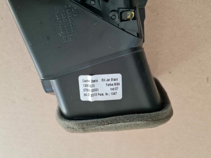 Mērinstrumentu paneļa gaisa vads, centrā priekš OPEL ASTRA J 2013