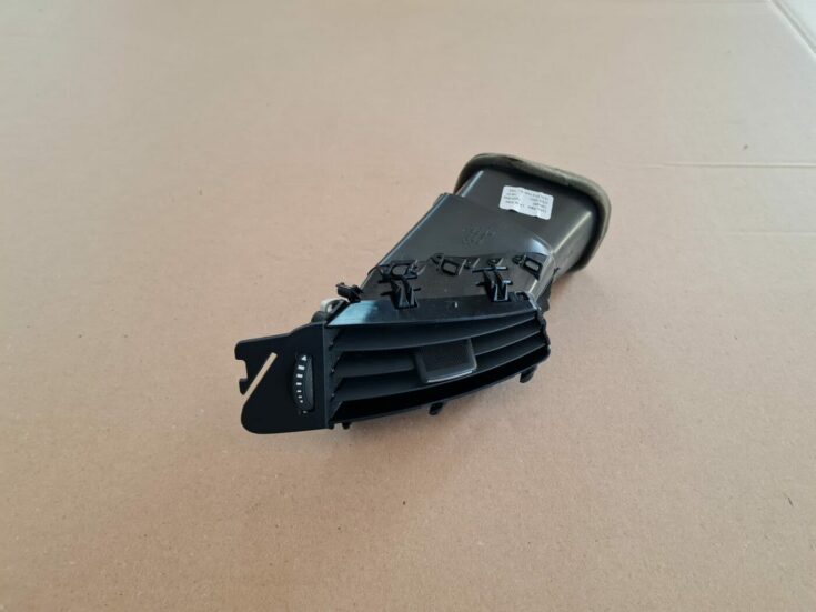 Mērinstrumentu paneļa gaisa vads, centrā priekš OPEL ASTRA J 2013