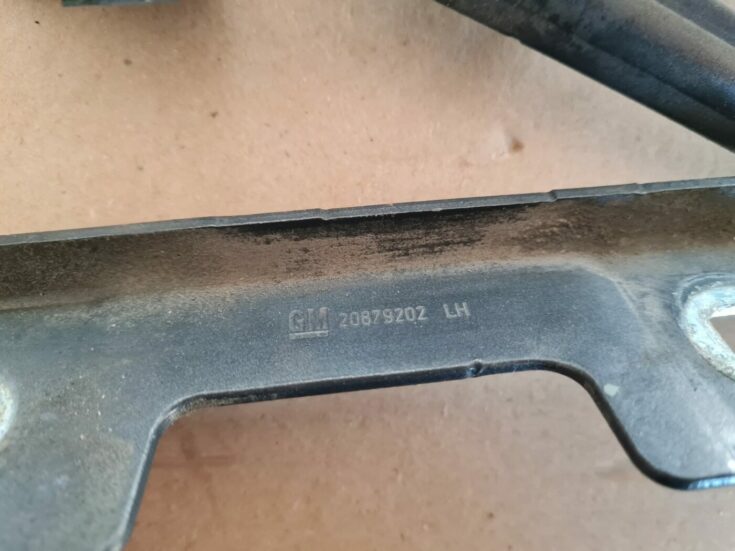 Pārsega eņģe, pa kreisi priekš OPEL ASTRA J 2013