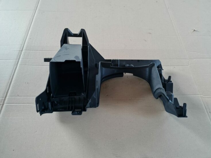 Mērinstrumentu paneļa apdare (zem stūres) priekš OPEL ASTRA J 2013
