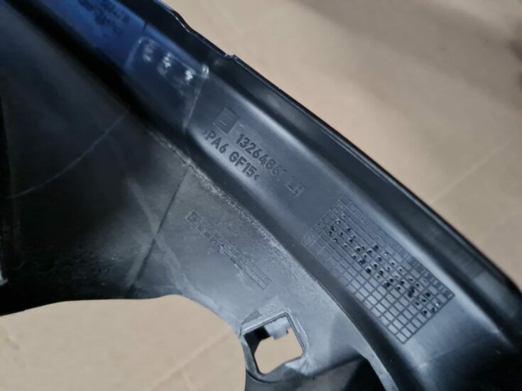 Durvju stikla moldings priekš OPEL ASTRA J 2013