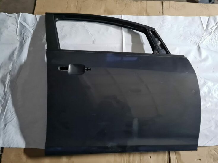 Priekšējās labās durvis priekš OPEL ASTRA J 2013