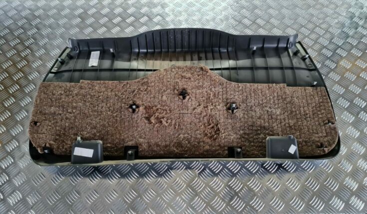Bagāžnieka vāka liela apdare priekš FORD FOCUS C-MAX 2004