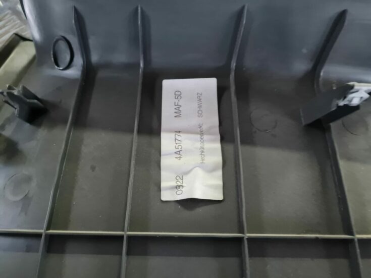Bagāžnieka vāka liela apdare priekš FORD FOCUS C-MAX 2004