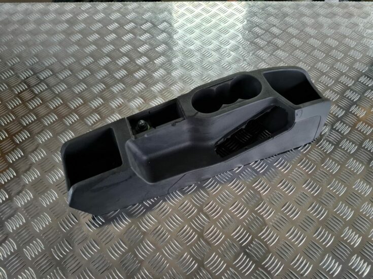 Centrālās konsoles apdares lielākā daļa priekš FORD FOCUS C-MAX 2004
