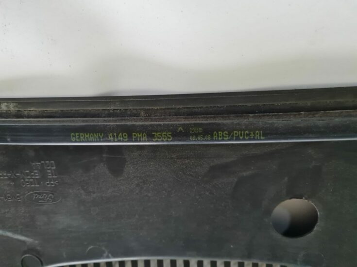 Vējstikla uzlikas (deflektora) režģis priekš FORD FOCUS C-MAX 2004
