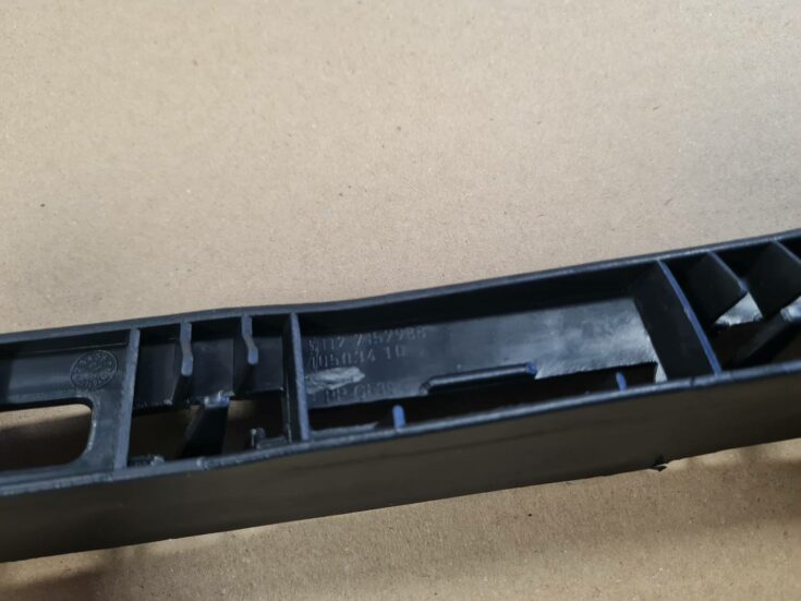 Priekšēja bufera kronšteins priekš BMW X5 E70 2006-2010