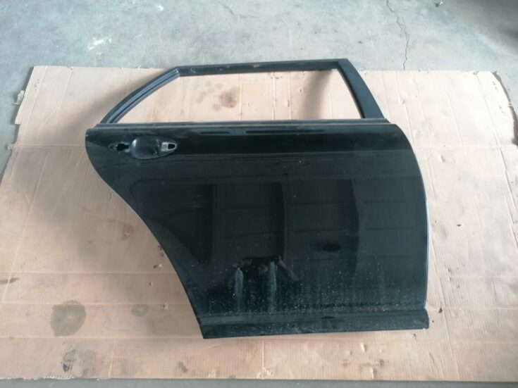 Aizmugurējās labās durvis priekš TOYOTA AVENSIS 2007