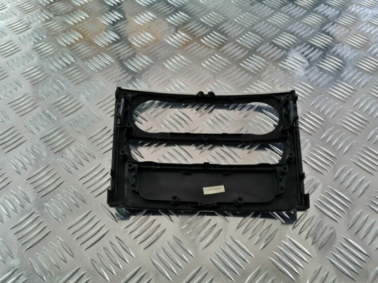 Mērinstrumentu paneļa dekoratīvais rāmis priekš MERCEDES BENZ ML320 2006 SILVER
