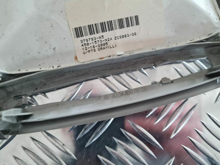 Salona apgaismojuma panelis priekš MERCEDES BENZ ML320 2006 SILVER