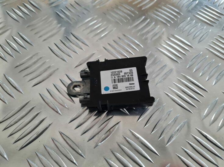 Antenas pastiprinātāja bloks priekš MERCEDES BENZ ML320 2006 SILVER
