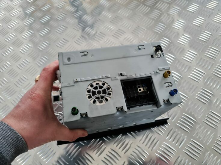 CD/DVD/Navigācijas bloks priekš MERCEDES BENZ ML320 2006 SILVER