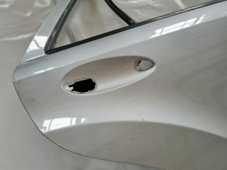 Aizmugurējās labās durvis priekš MERCEDES BENZ ML320 2006 SILVER