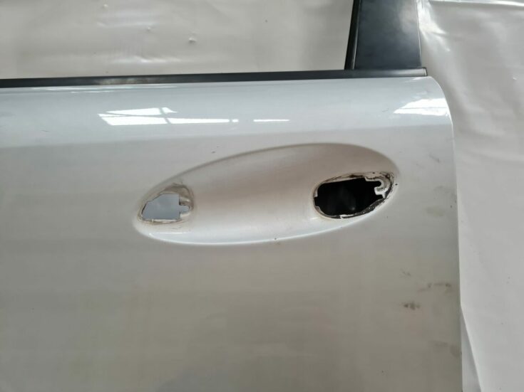 Priekšējās kreisās durvis priekš MERCEDES BENZ ML320 2006 SILVER