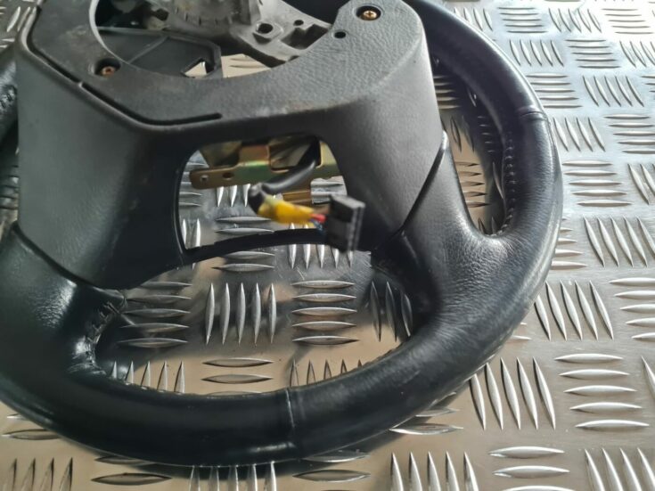 Stūre priekš TOYOTA COROLLA VERSO 2003