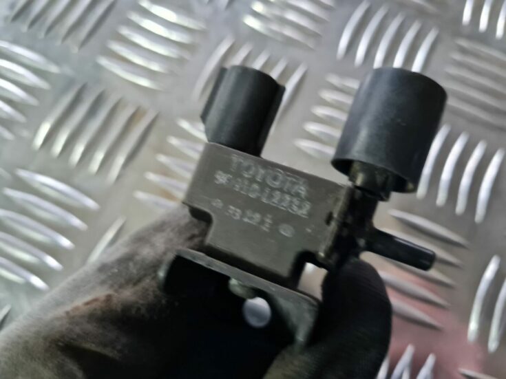 Solenoīda vakuuma vārsts priekš TOYOTA COROLLA VERSO 2003