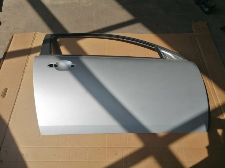 Priekšējās labās durvis priekš VOLVO C30 2008 SILVER