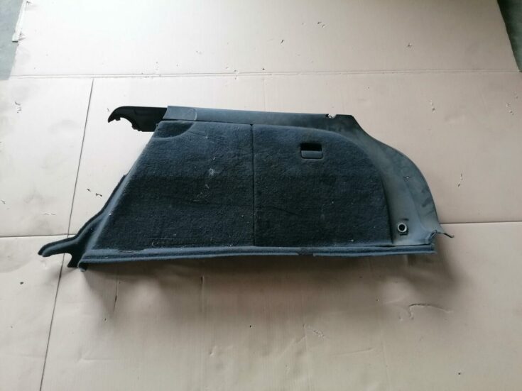 Bagāžnieka nodalījuma sānu apdare priekš AUDI A4 2008 AVANT