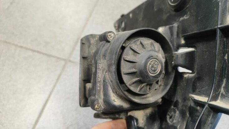 Aizmugurējā spārna un bufera stiprinājums priekš BMW 525 E60 2006 BLACK