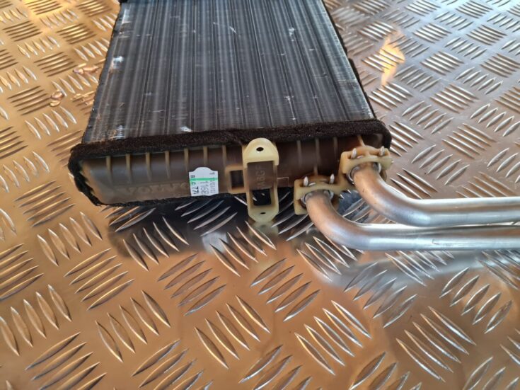 Apsildes sistēmas radiators priekš VOLVO V70 2002 ASHGOLD