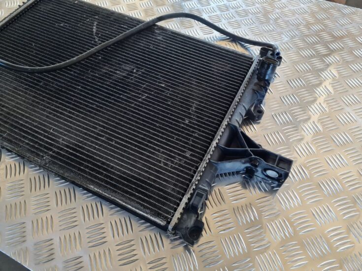 Dzesēšanas radiators priekš VOLVO V70 2002 ASHGOLD