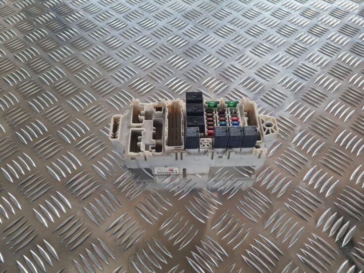 Drošinātāju bloks priekš MITSUBISHI LANCER 2006