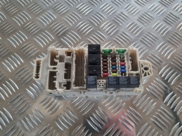 Drošinātāju bloks priekš MITSUBISHI LANCER 2006