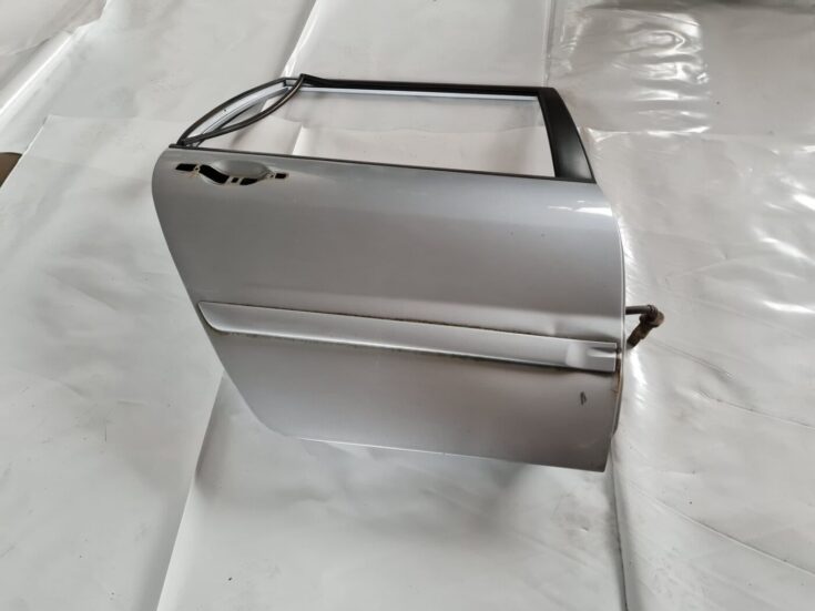 Aizmugurējās labās durvis priekš MITSUBISHI LANCER 2006