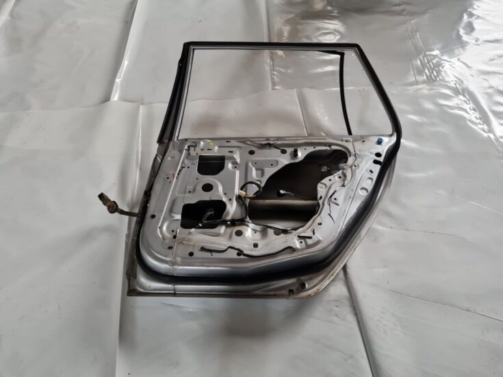 Aizmugurējās labās durvis priekš MITSUBISHI LANCER 2006