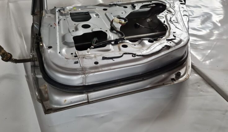 Aizmugurējās labās durvis priekš MITSUBISHI LANCER 2006