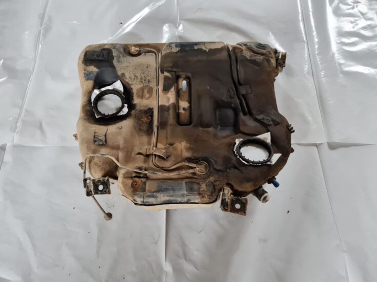 Degvielas tvertne priekš VOLVO V70 2003 SILVER