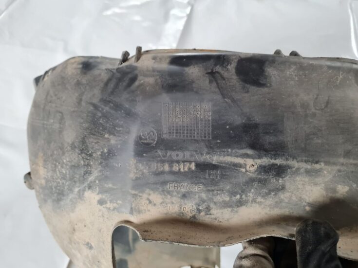 Priekšējais labais paspārns priekš VOLVO V70 2003 SILVER