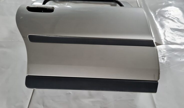 Aizmugurējās labās durvis priekš VOLVO V70 2003 SILVER