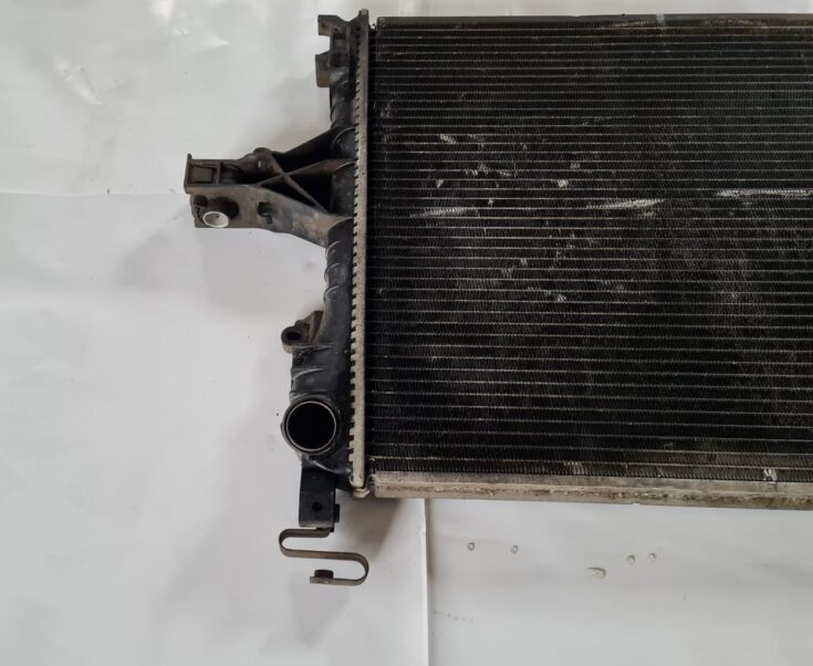 Dzesēšanas radiators priekš VOLVO V70 2003 SILVER 2