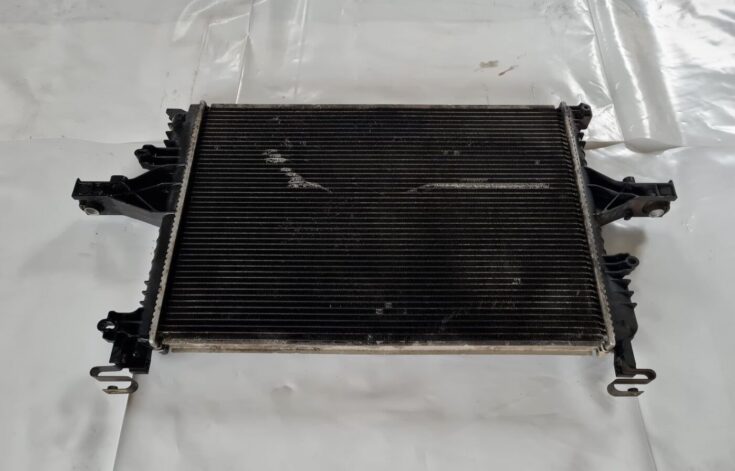 Dzesēšanas radiators priekš VOLVO V70 2003 SILVER 4