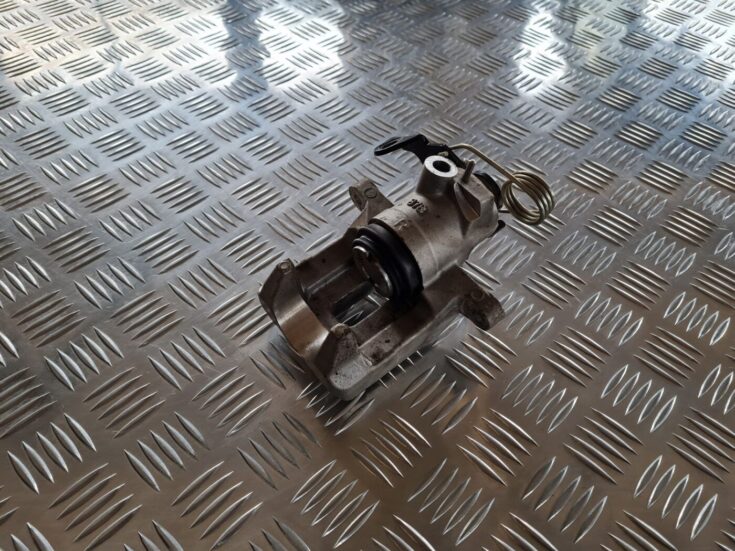 Aizmugurējais labais suports priekš VW PASSAT 2004 UNIVERSAL GREY