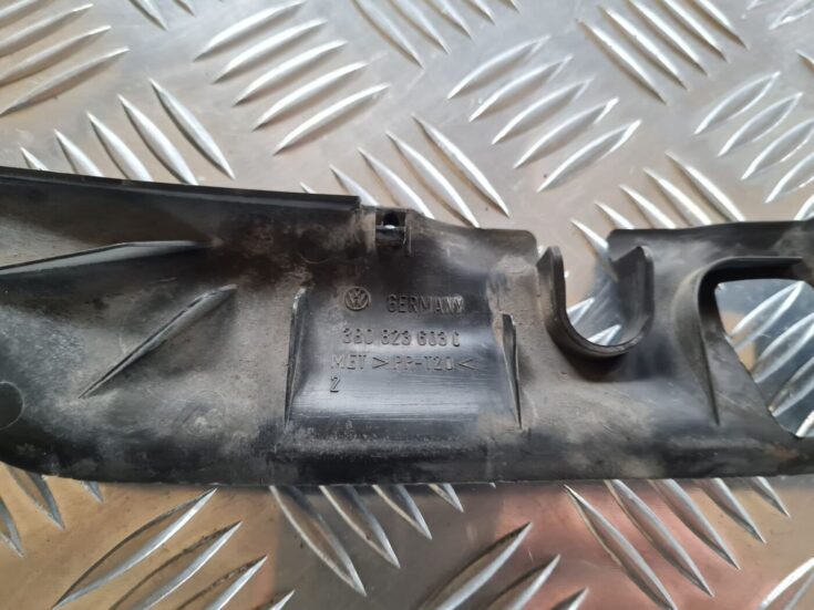 Pārsega slēdzenes plastmasas uzlika priekš VW PASSAT 2004 UNIVERSAL GREY