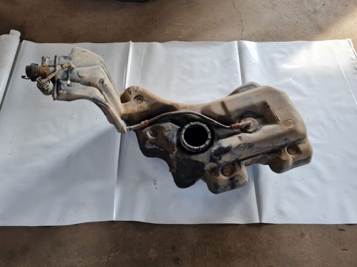 Degvielas tvertne priekš VW PASSAT 2004 UNIVERSAL GREY