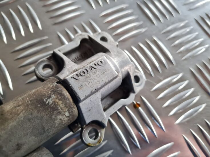 Sadales vārpsta elektromagnētiskais vārsts (Izplūdes) priekš VOLVO S60 2008