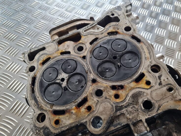 Dzinēja cilindra galva, labā priekš SUBARU LEGACY 2010