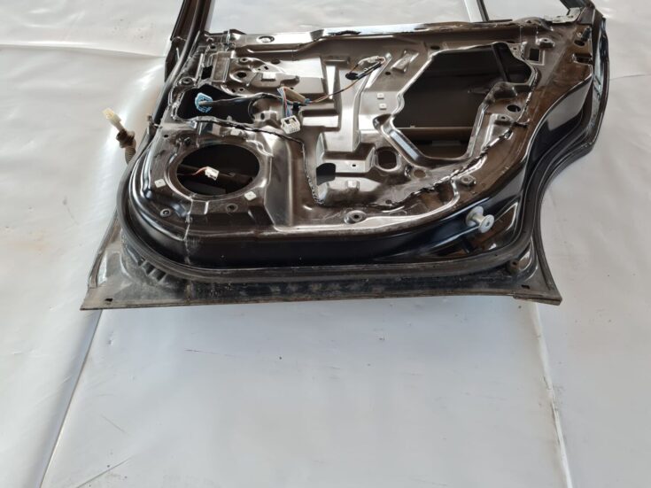 Aizmugurējās labās durvis priekš SUBARU LEGACY 2010