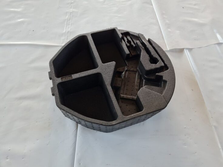 Bagāžnieka nodalījuma instrumentu ieliktnis priekš SUBARU LEGACY 2010