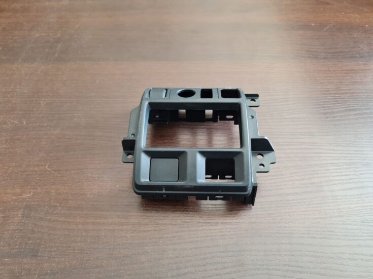 Mērinstrumentu paneļa dekoratīvais rāmis priekš SUBARU LEGACY 2009