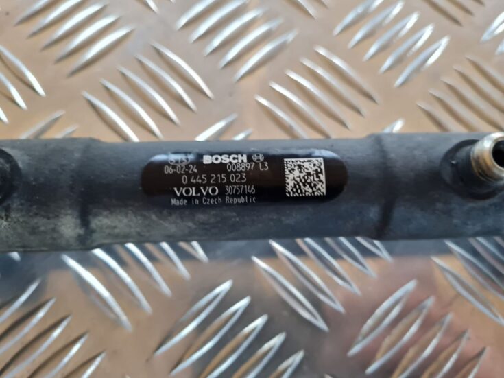 Degvielas sadales caurule priekš VOLVO V70 2006
