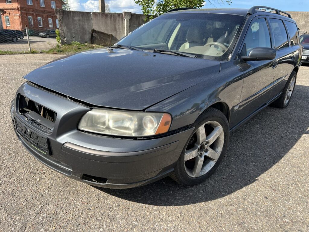 VOLVO V70 2006 285