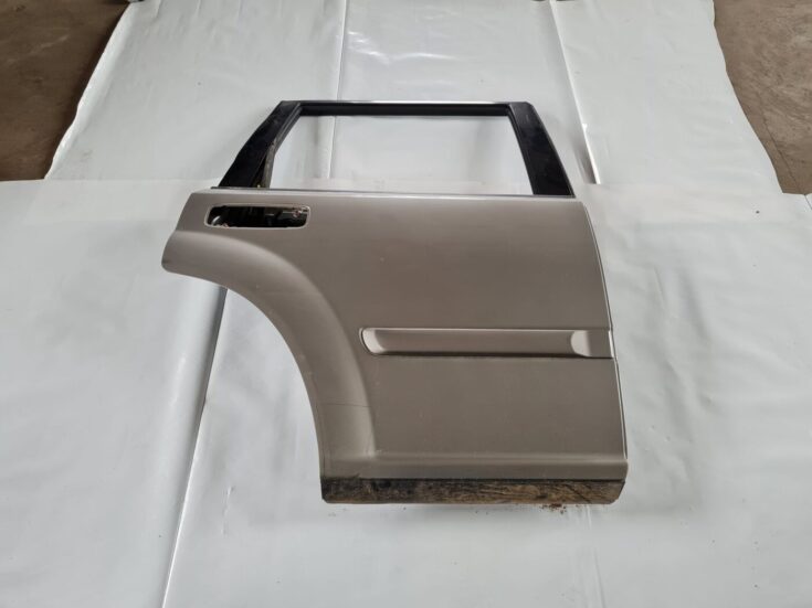 Aizmugurējās labās durvis priekš NISSAN X-TRAIL 2002